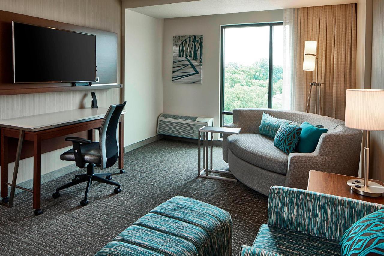 Courtyard By Marriott Minneapolis West Saint Louis Park Exterior photo