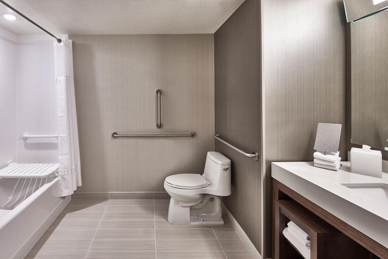 Courtyard By Marriott Minneapolis West Saint Louis Park Exterior photo