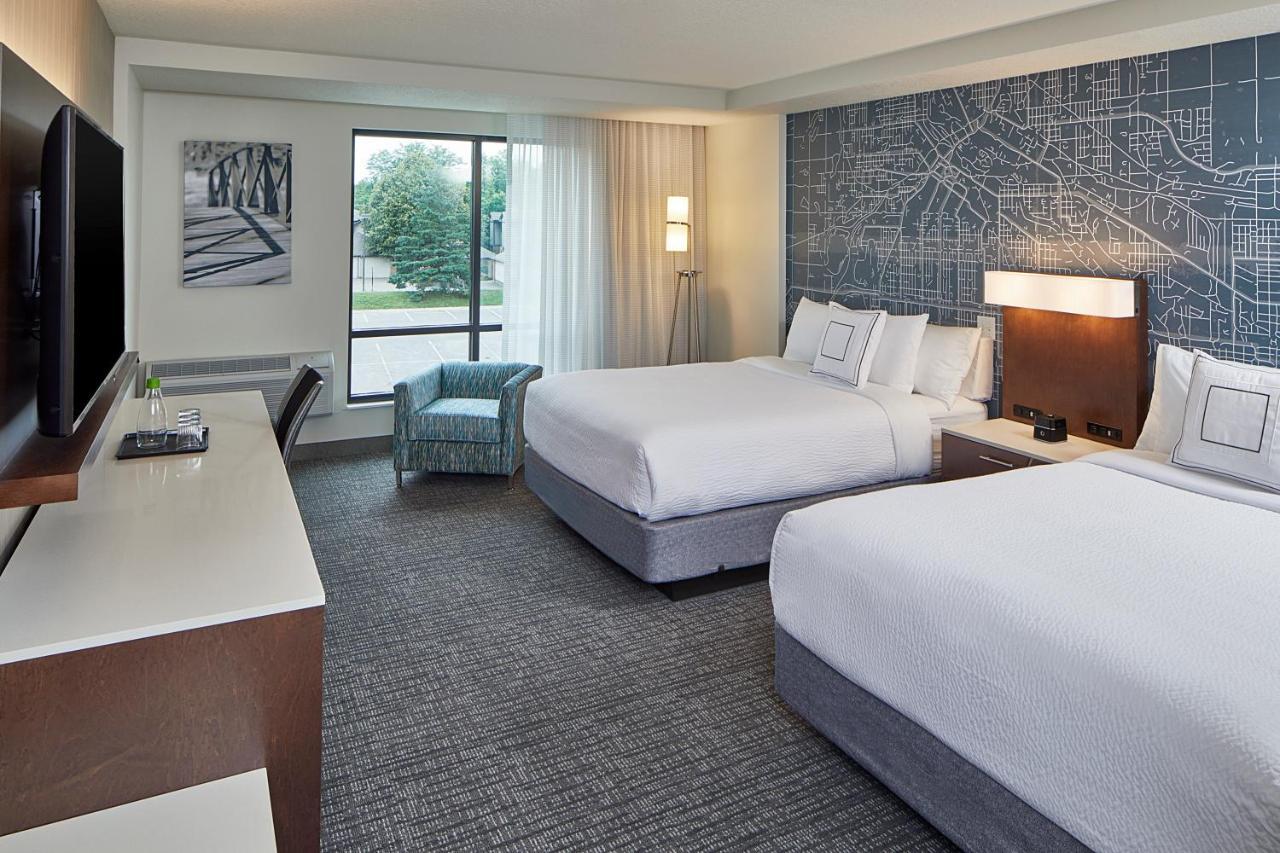 Courtyard By Marriott Minneapolis West Saint Louis Park Exterior photo