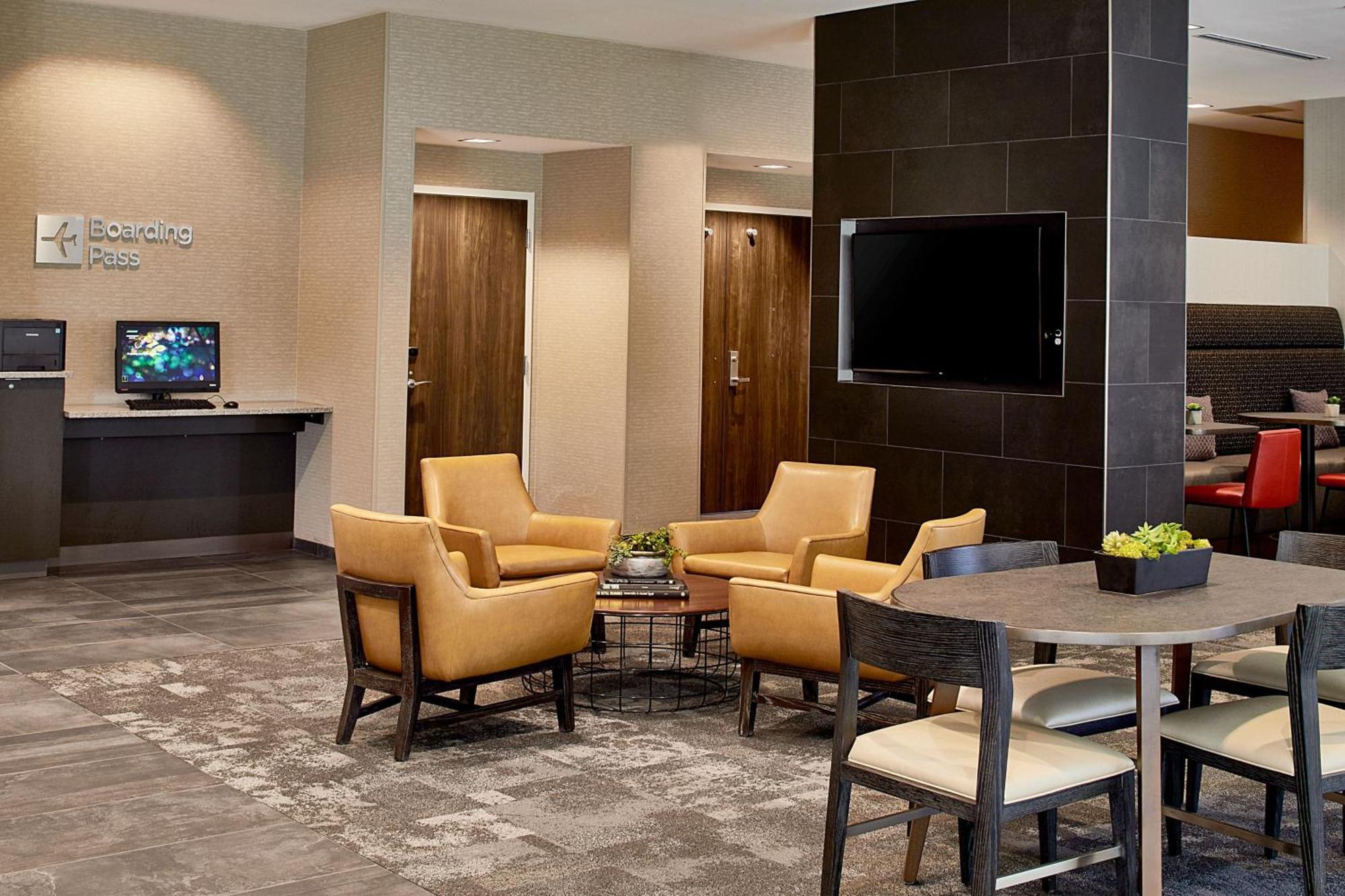 Courtyard By Marriott Minneapolis West Saint Louis Park Exterior photo