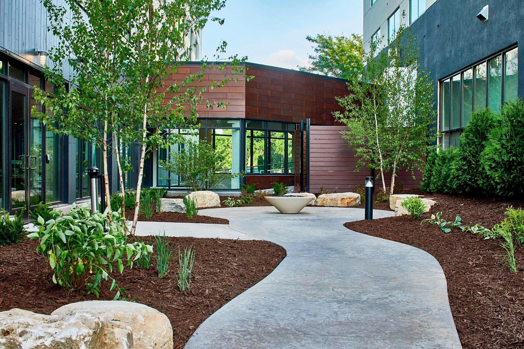 Courtyard By Marriott Minneapolis West Saint Louis Park Exterior photo