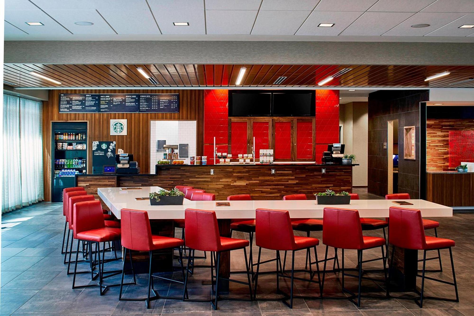 Courtyard By Marriott Minneapolis West Saint Louis Park Exterior photo