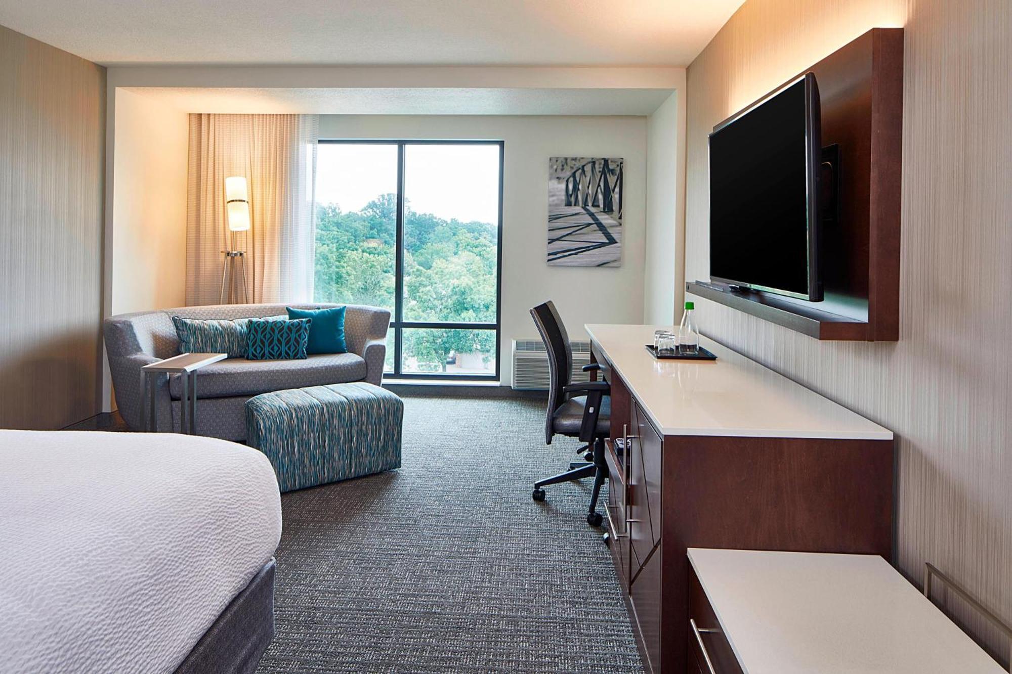 Courtyard By Marriott Minneapolis West Saint Louis Park Exterior photo